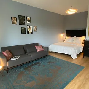 Apartment Beautiful With Balcony, Berlin
