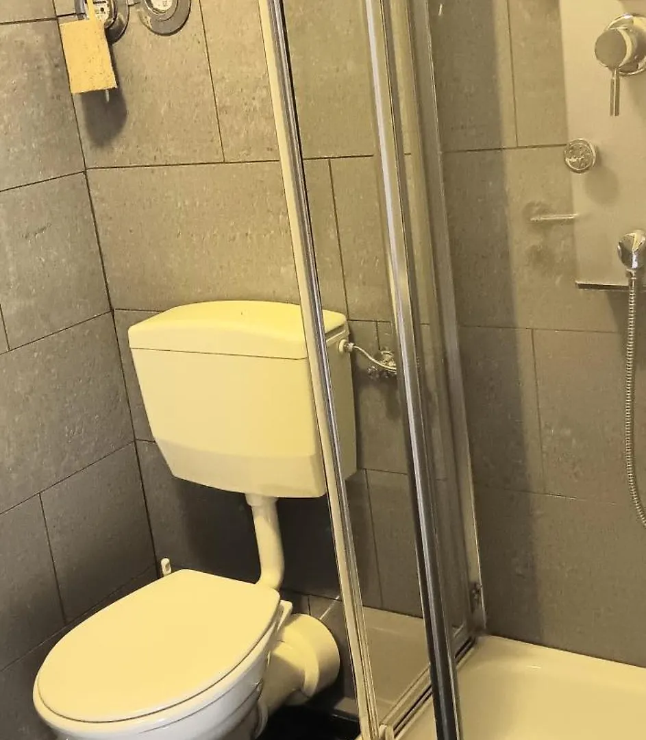 Zimmer zentral in Berlin Privatunterkunft